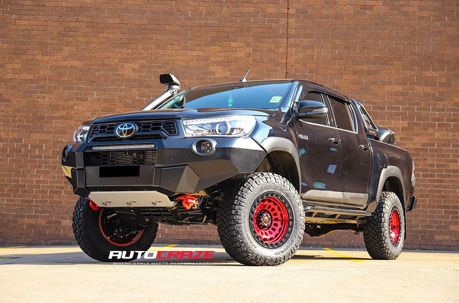 TOYOTA-HILUX-4WD-ZEPHYR-CANDY-RED-WITH-MATTE-BLACK-RING